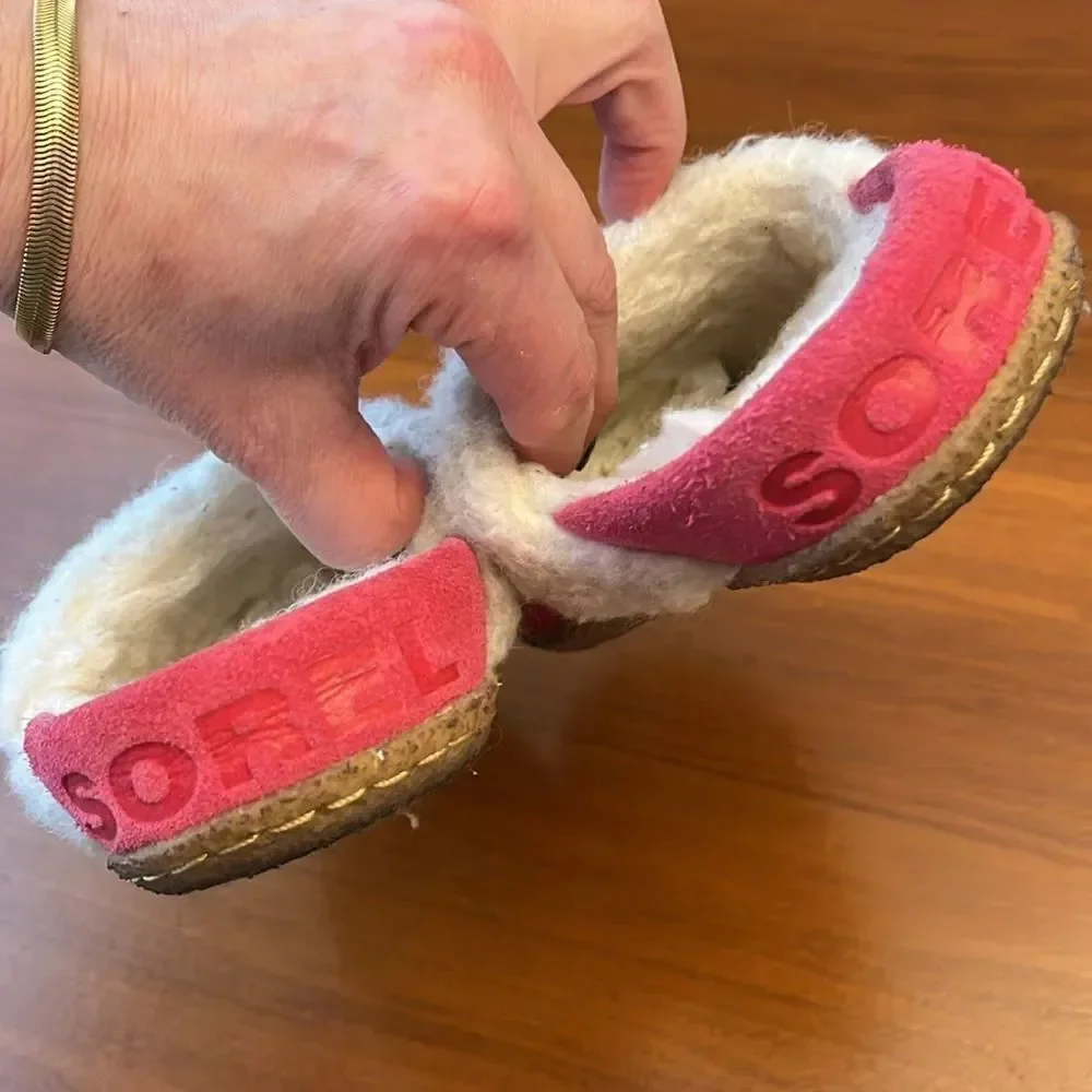 Sorel pink and silver leather Sherpa lined metallic kids slippers size 1